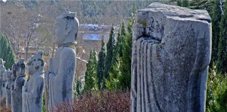 揭秘武则天墓的神秘机密：乾陵1300年刀枪不入