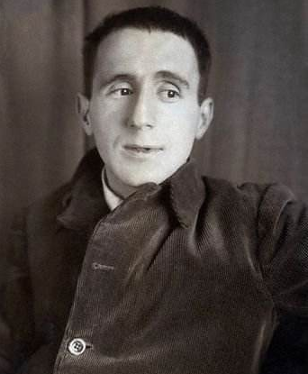 布莱希特虽然从未到过中国 可他的中国文化知识可以说相当丰富-族谱