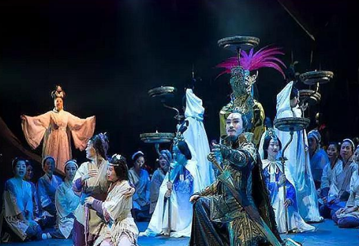 楚庄王三年不上朝，为什么还能称为一方霸主？