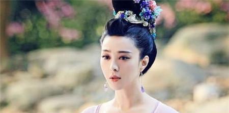 杨玉环凭借什么迷住了他的老丈人李隆基的呢