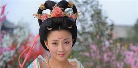 杨玉环凭借什么迷住了他的老丈人李隆基的呢