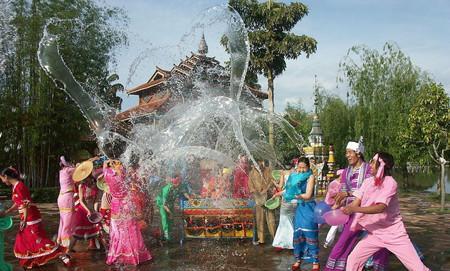 泼水节是哪个民族的节日？泼水节的传说及习俗