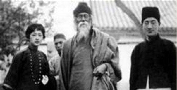 印度著名文学家泰戈尔是用什么语言写作的