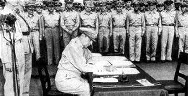 麦克阿瑟的东京生涯