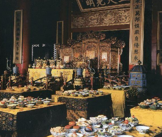 清朝的宫廷宴会都有哪些菜电视上的满汉全席是真的吗