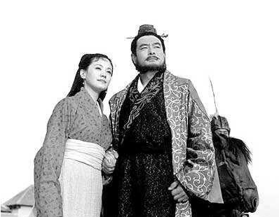 曹操既然这么喜欢别人的老婆 为什么没有对蔡文姬下手呢