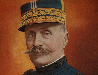 1913年的8月,斐迪南福煦受到法国总统戴高乐的认可出任第20军军长