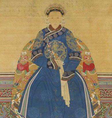 官保的女儿,属于镶黄旗人,是康熙比较宠爱的一个,生下胤祺,胤秌,胤禌