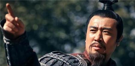 关羽人生最大的污点：就是差点死于张飞刀下